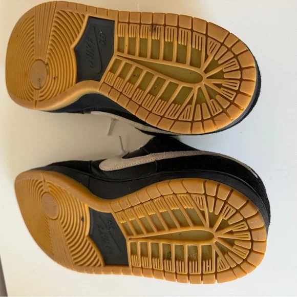 Nike SB Dunk Low Pro Black and White Sneakers with Gum Sole Size 12 - Picture 6 of 6